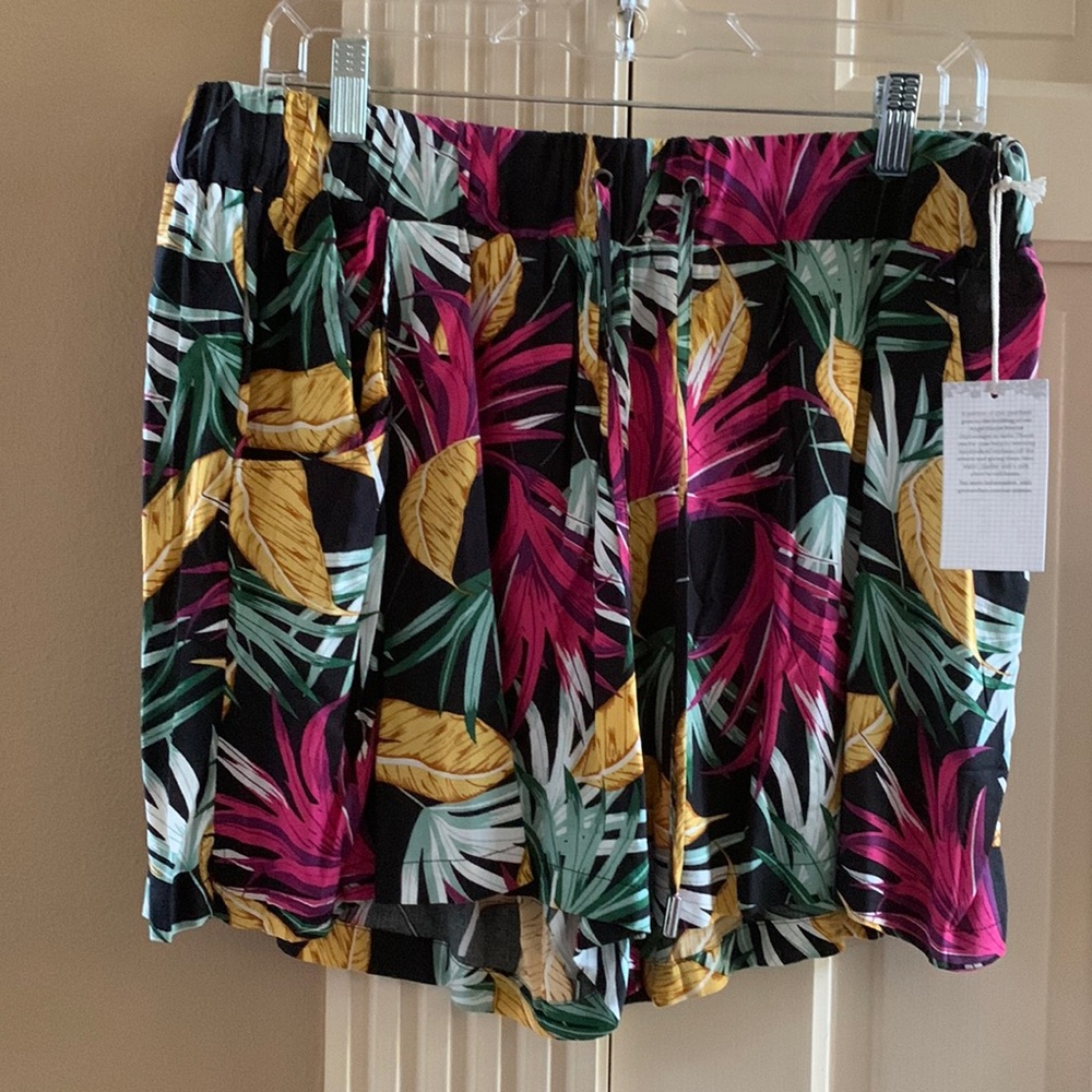 NWT Grace & Lace shorts